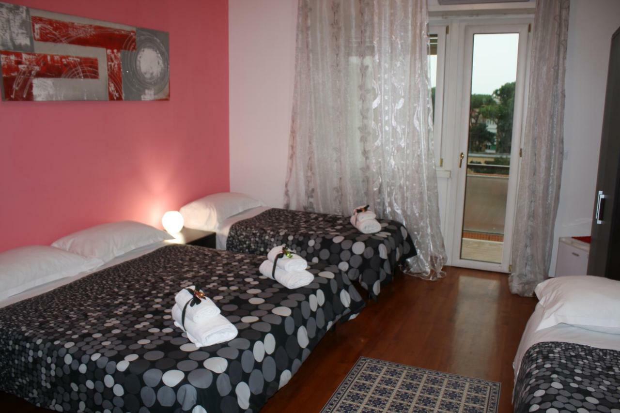 Cornelia Relais Bed & Breakfast Рим Екстериор снимка